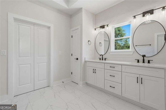 43 Kirk Road NW, White, GA 30184