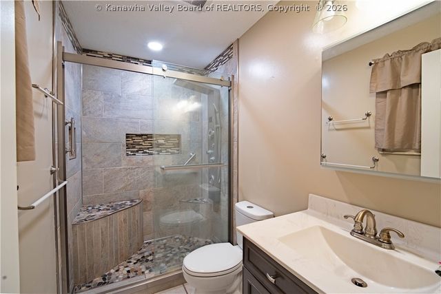 1003 Lynn Oak Drive, Charleston, WV 25313