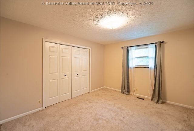 1003 Lynn Oak Drive, Charleston, WV 25313