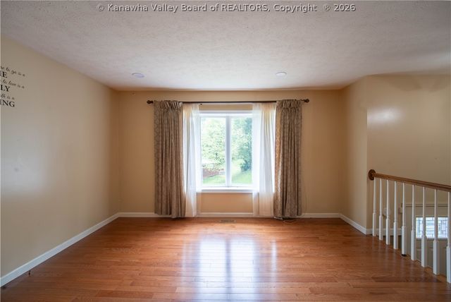 1003 Lynn Oak Drive, Charleston, WV 25313