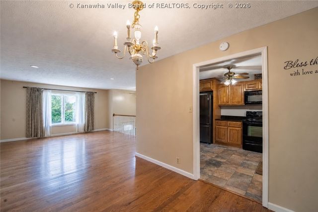 1003 Lynn Oak Drive, Charleston, WV 25313