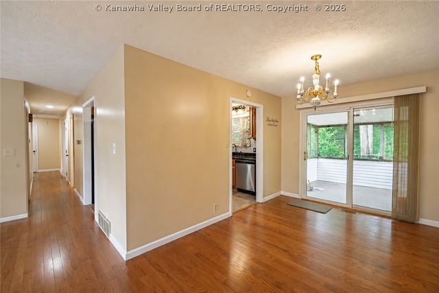 1003 Lynn Oak Drive, Charleston, WV 25313