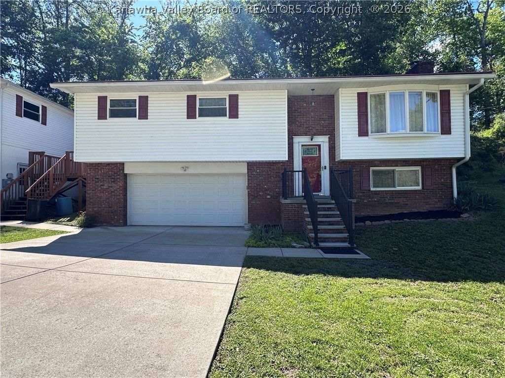 1003 Lynn Oak Drive, Charleston, WV 25313