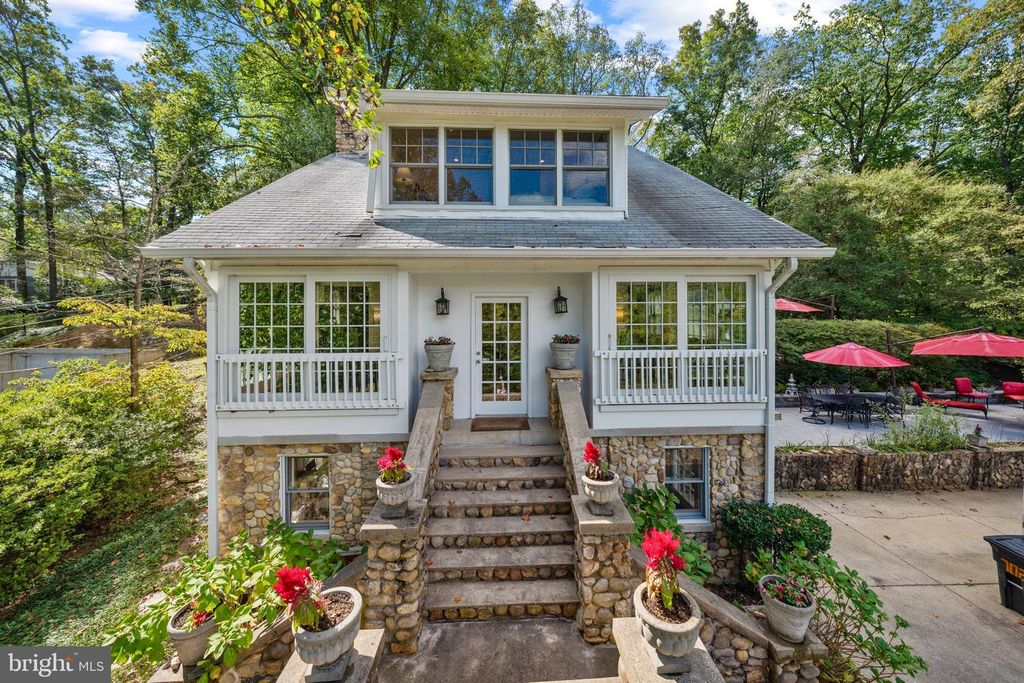 702 & 704 SLIGO CREEK PKWY, Takoma Park, MD 20912