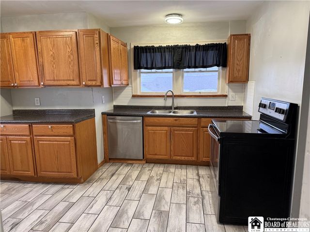 8 Elliott Avenue, Jamestown, NY 14701