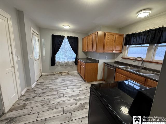 8 Elliott Avenue, Jamestown, NY 14701