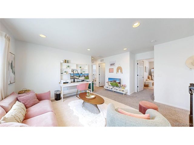 6163 Easton Cir, Longmont, CO 80504