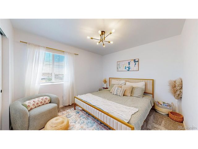 6163 Easton Cir, Longmont, CO 80504