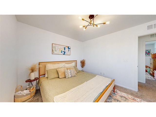 6163 Easton Cir, Longmont, CO 80504