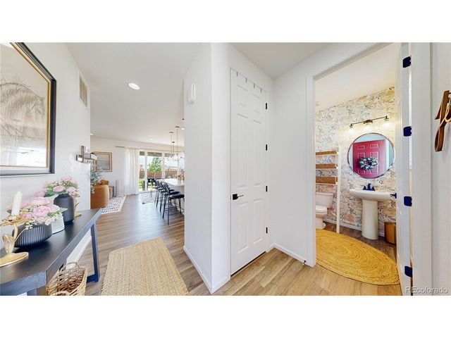 6163 Easton Cir, Longmont, CO 80504