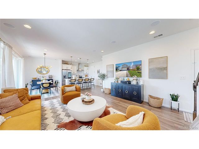 6163 Easton Cir, Longmont, CO 80504