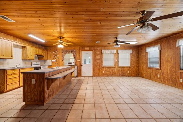 2000 COUNTY ROAD 2420, Honey Grove, TX 75446