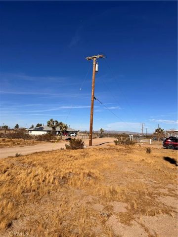 12729 Rochester, Phelan, CA 92371