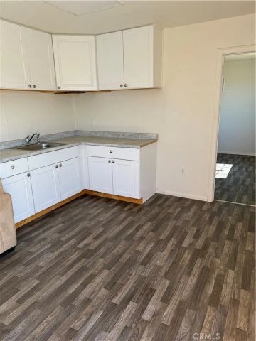 12729 Rochester, Phelan, CA 92371