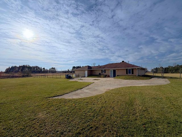 5850 N Ritchie Road, Pinconning, MI 48650