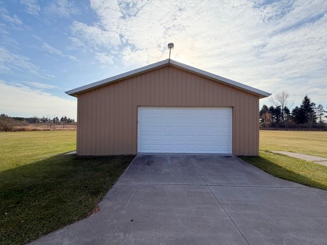 5850 N Ritchie Road, Pinconning, MI 48650