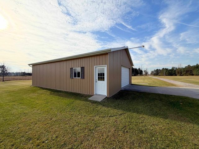 5850 N Ritchie Road, Pinconning, MI 48650