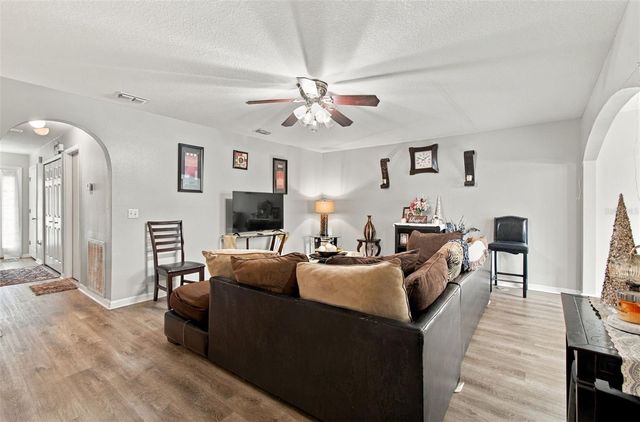 4709 ASHBURN POND WAY, Tampa, FL 33610