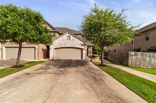 2200 Crescent Pointe Parkway, College Station, TX 77845