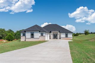 2432 Raven Circle, Blanchard, OK 73010