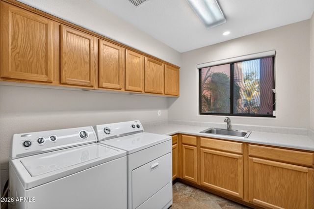 333 N PENNINGTON Drive 20, Chandler, AZ 85224