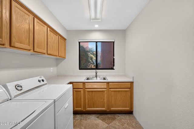 333 N PENNINGTON Drive 20, Chandler, AZ 85224