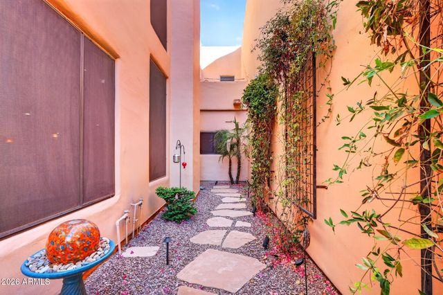 333 N PENNINGTON Drive 20, Chandler, AZ 85224