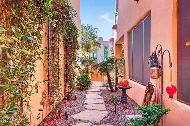 333 N PENNINGTON Drive 20, Chandler, AZ 85224