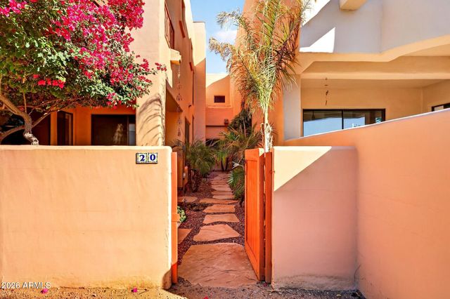 333 N PENNINGTON Drive 20, Chandler, AZ 85224