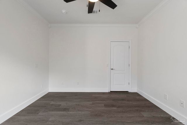 800 Shadow Ridge Dr, Pensacola, FL 32514