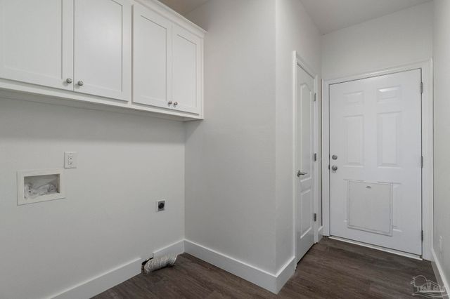 800 Shadow Ridge Dr, Pensacola, FL 32514