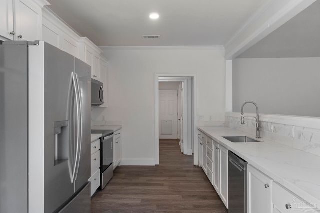 800 Shadow Ridge Dr, Pensacola, FL 32514