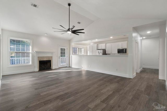 800 Shadow Ridge Dr, Pensacola, FL 32514