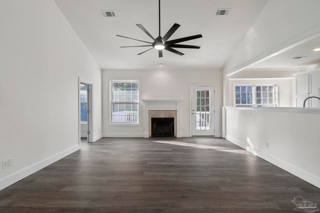 800 Shadow Ridge Dr, Pensacola, FL 32514