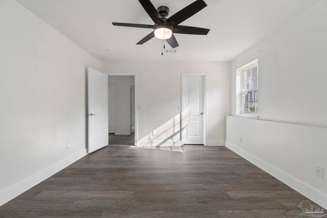 800 Shadow Ridge Dr, Pensacola, FL 32514