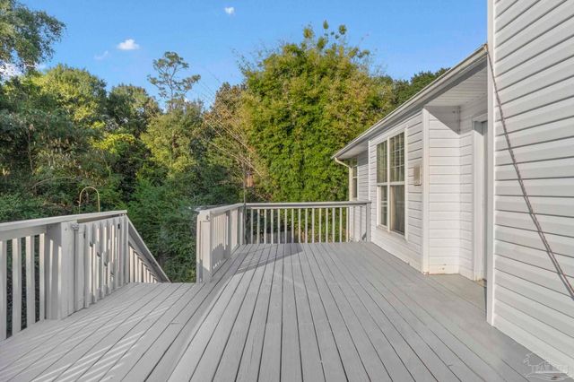 800 Shadow Ridge Dr, Pensacola, FL 32514