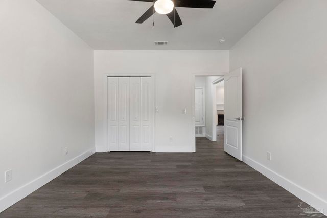 800 Shadow Ridge Dr, Pensacola, FL 32514