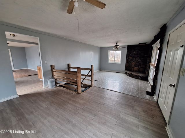 56 Nichols Dr, Louisville, KY 40215