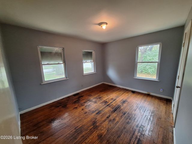 56 Nichols Dr, Louisville, KY 40215