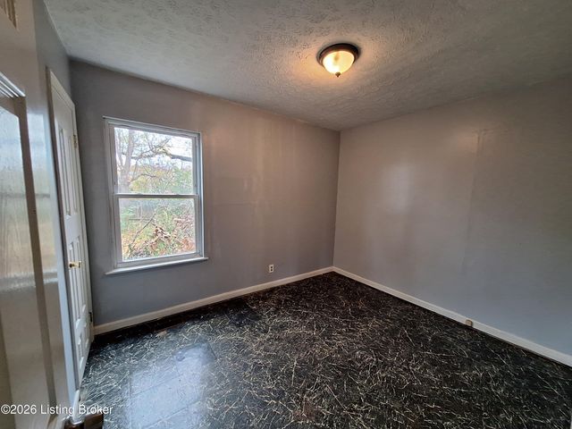 56 Nichols Dr, Louisville, KY 40215