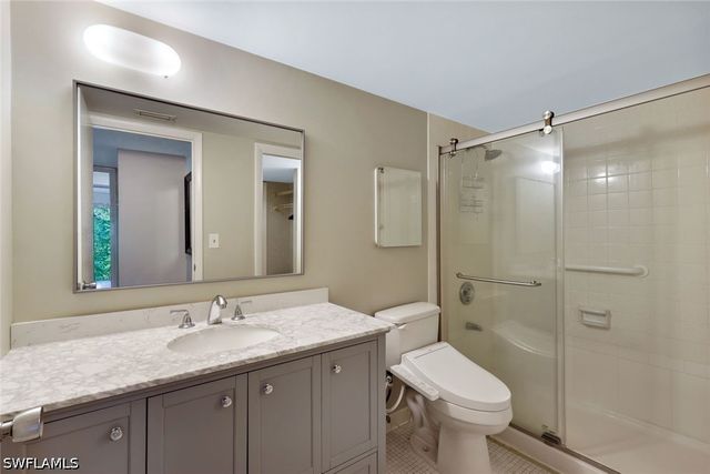 3 Bluebill AVE 206, Naples, FL 34108