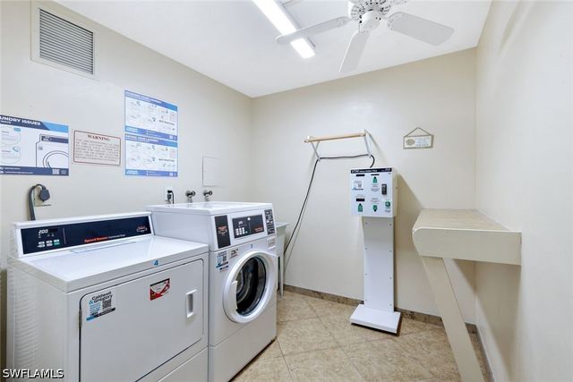 3 Bluebill AVE 206, Naples, FL 34108