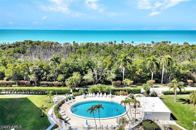 3 Bluebill AVE 206, Naples, FL 34108