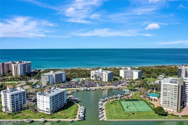 3 Bluebill AVE 206, Naples, FL 34108