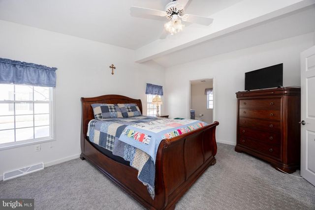 104 LILAC PL, Royersford, PA 19468