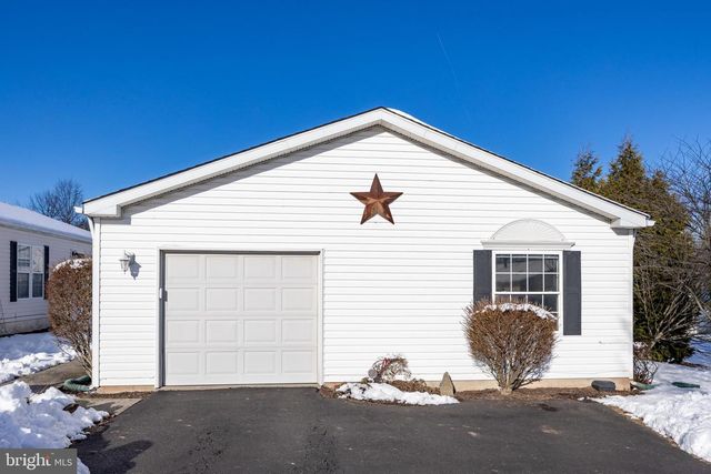 104 LILAC PL, Royersford, PA 19468