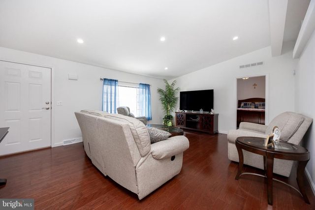 104 LILAC PL, Royersford, PA 19468