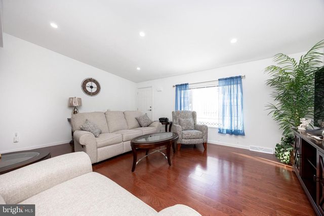 104 LILAC PL, Royersford, PA 19468