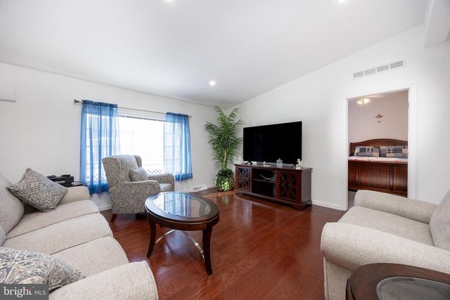 104 LILAC PL, Royersford, PA 19468