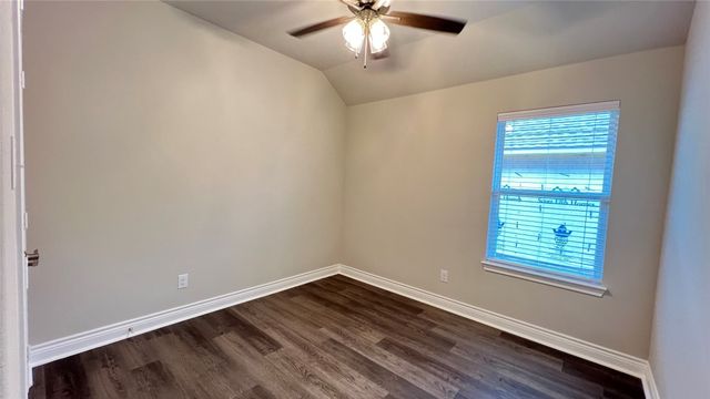 702 Moseley Lane, Greenville, TX 75402